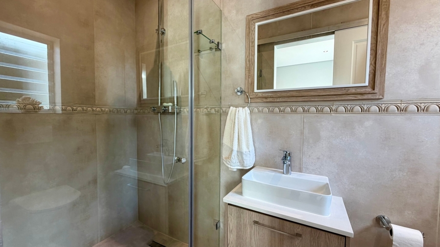 5 Bedroom Property for Sale in Dennegeur Western Cape